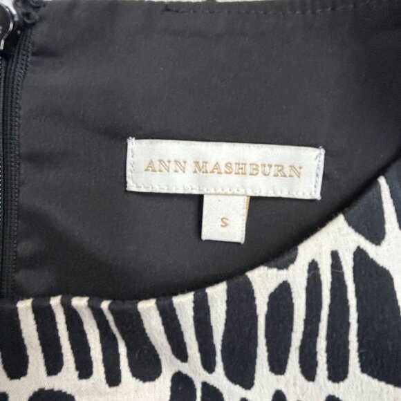 Ann Mashburn Womens Sleeveless Shift Dress Small Printed Black White Back Zip - Picture 3 of 11